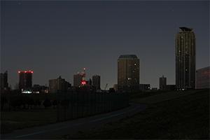 停電中の街