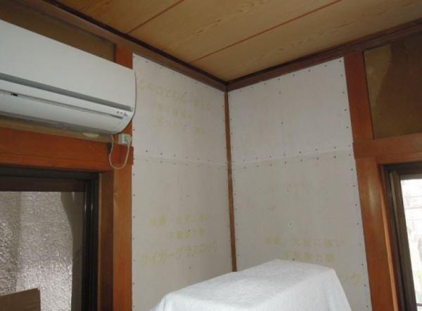 昭和50年代築の店舗兼住宅の耐震補強工事を行いました。