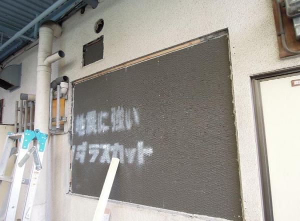 壁量が足らない共用廊下側の壁を新設しました