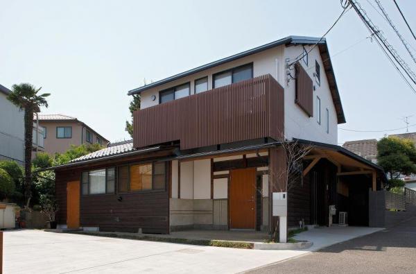 日中でも陽の光が差し込む部屋に。既存のものを活かした二世帯リフォームです。
