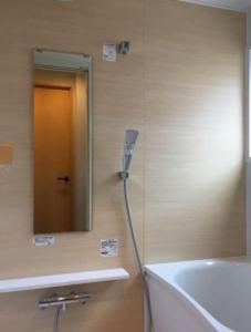 古さも残しながら、水回りやドア、壁などは新しく入れ替え。住みやすくなりました。