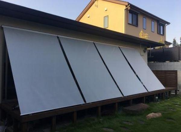 太陽の熱をカットし、節電にも効果ある日除けシェードを取付け