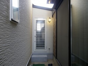 母屋と離れが廊下でムズばれました。使い勝手等も考慮し、プランをご提案しました。