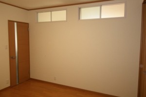 色も統一し、明るく圧迫感のない部屋になりました！