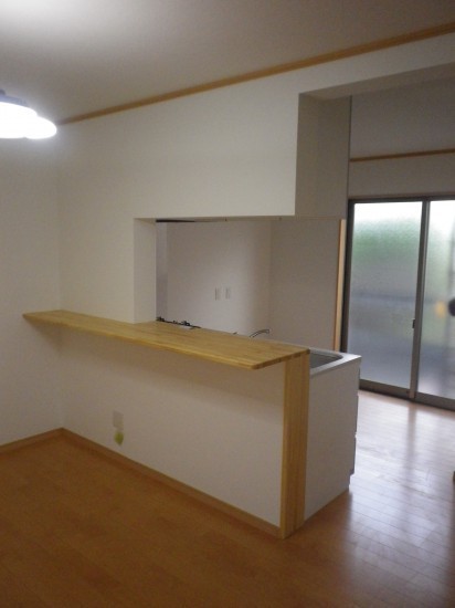 キッチンは対面式へ。快適な室内に仕上がりました。