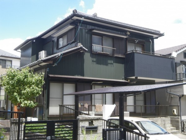 深みのある上品な緑色の外壁に仕上がりました！