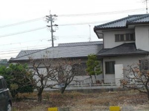 瓦替えと塗装をして見た目も良くなり、雨漏りも安心です。