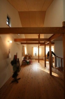 3人のお子様の成長に合わせて3部屋の個室を作りました。