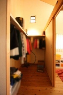 洋室(寝室・子供部屋)リフォーム 建具(ドア、間仕切り)の設置・交換・撤去 株式会社はろうす