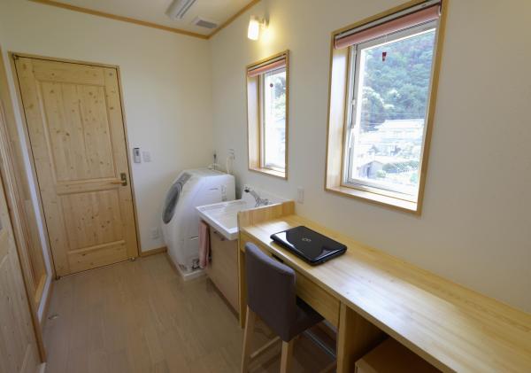 築18年の家の断熱リノベーション｜高気密高断熱住宅へリノベ｜２階ランドリールームのある家