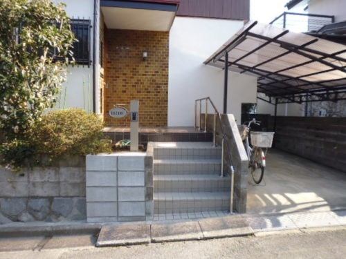 階段を上りやすく、また安全性の高いものに。