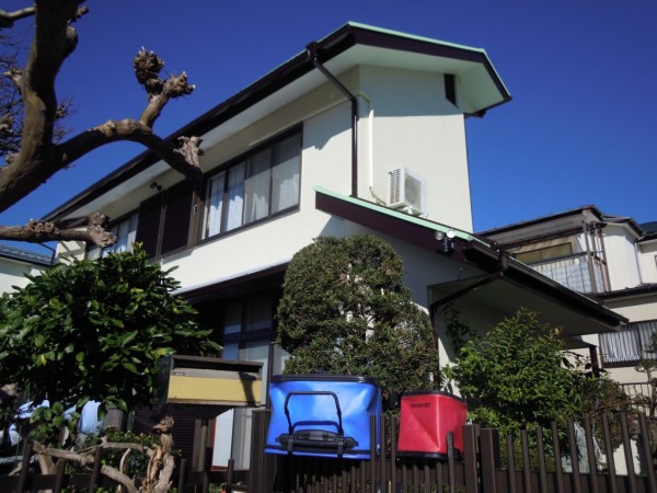 明るい雰囲気の外観に塗り替えました。