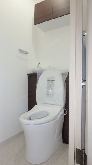 想像以上の仕上がりに。収納力も増え、掃除もしやすくなったトイレに。
