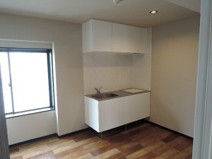 シンプルで清潔感に溢れている給湯室に。