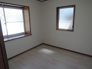 高級感のあるフローリングに仕上がりました。