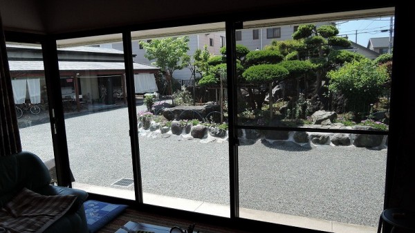 視線などにも配慮した内窓にしました。