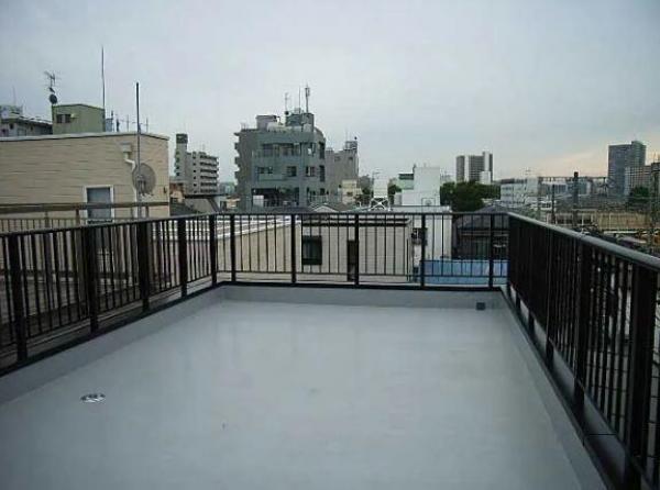 屋上防水工事を行い雨漏りも止まりました