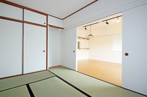 モダンでスタイリッシュな空間の部屋に一新しました