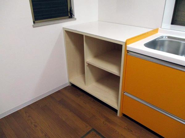 L型キッチンからI型キッチン変更して収納スペースも作って、キッチンスペースが綺麗になりました。