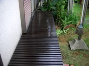 色褪せが目立っていた濡縁を塗り替えました