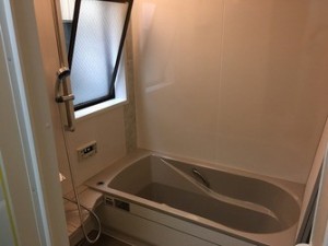 頑丈な土台で安心の浴室になりました