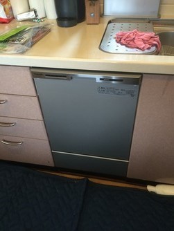 最新式の食洗器で家事の負担も軽減されました