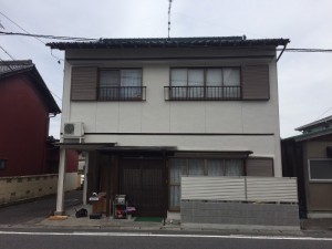 木の目隠しから手入れの楽な目隠しフェンスへ