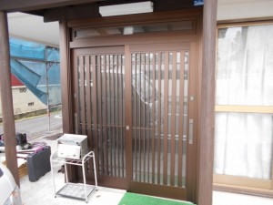 防犯面も高くなり快適な玄関ドアへと取り替えました