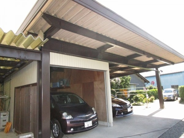 車庫鉄骨部分の塗装。早めに塗り替えることで長持ちします！