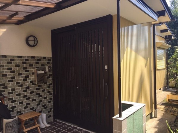 建具(ドア、間仕切り)の設置・交換・撤去リフォーム 玄関 リフォームのイイナ
