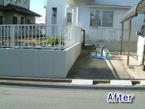 ブロック塀を塗装しました。外観の色との相性もばっちりです！