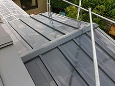イメージそのままに桟葺屋根を塗り替えました。