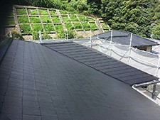 新築当時のような輝く屋根に戻りました。