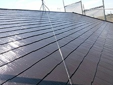無機塗料で塗り替えたことで新築のような屋根に。