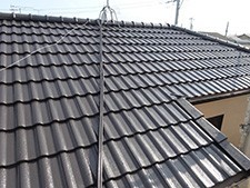 屋根を塗り替えたことで外観全体も元気がでました。