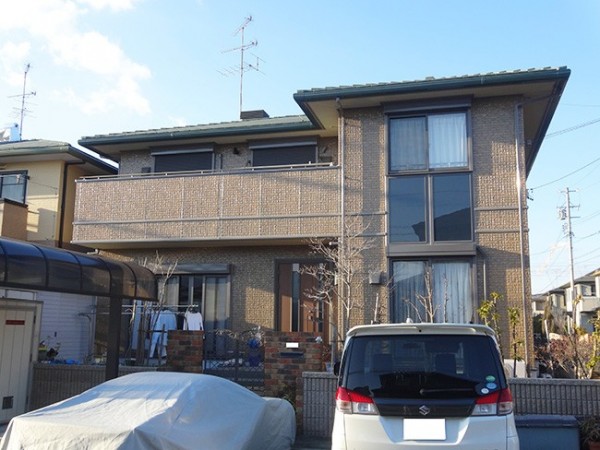 既存の色などを活かした塗装を施工しました。