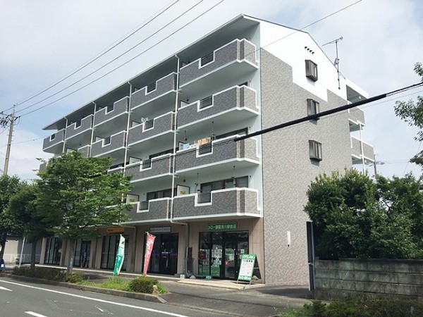 塗り替えたことでメリハリのきいた外観になりました。