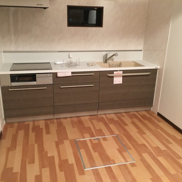 使われていない小屋裏をキッチンスペースに