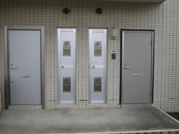 ボイラー室のドアを耐久性アップ