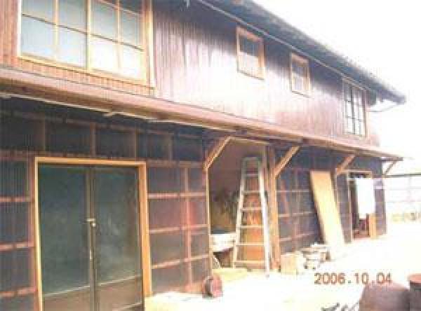 基礎からやり直し、安心して住める納屋へ