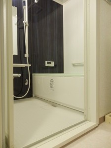 将来を見据えたバリアフリーユニットバスに入れ替え