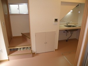 車椅子が必要な両親のためのバリアフリー住宅改修工事を行いました。