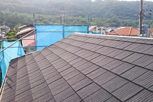 葺き替えで屋根材を変えて、屋根が軽くなりました。