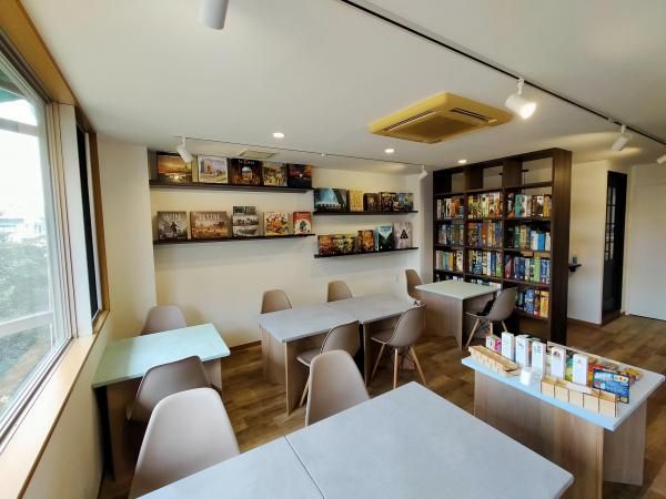 鉄板焼きの店舗をボードゲームカフェにリフォームしました。