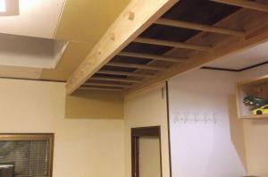 家族が集うリビングダイニングに雲梯を設置いたしました！
