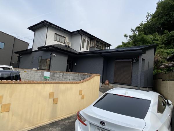 1階部分の色を変えてツートンカラーに。さらに素敵なお宅に。