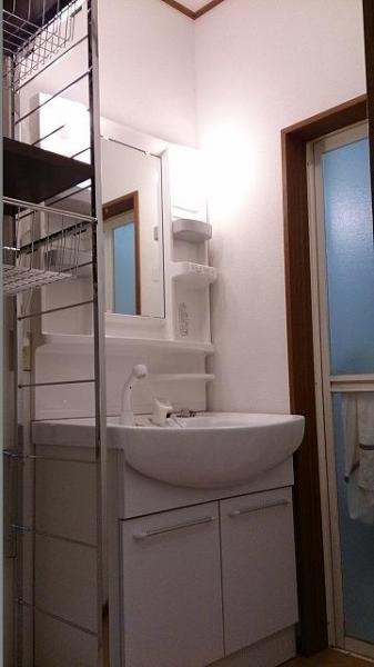 清潔感溢れる洗面所になりました