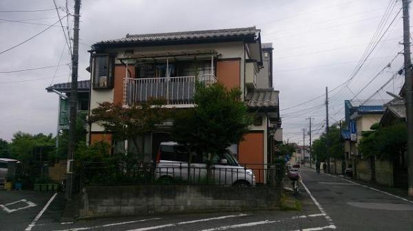 シックな印象の外観に。屋根も綺麗に直りました！