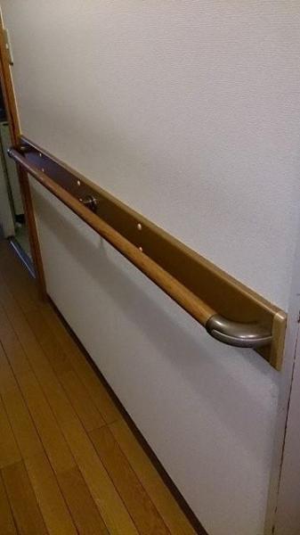 介護保険を活用して廊下に手摺を設置しました