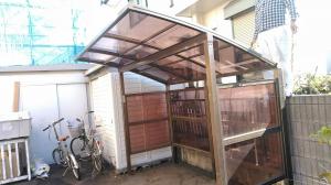 台風で外れてしまったサイクルポートのポリカ屋根を新しく取り付け